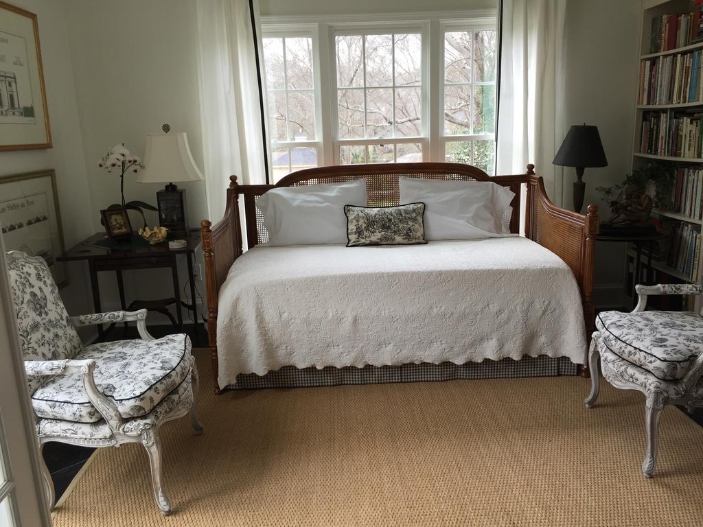 The Cottage Bed & Breakfast In Decatur Ga Екстериор снимка